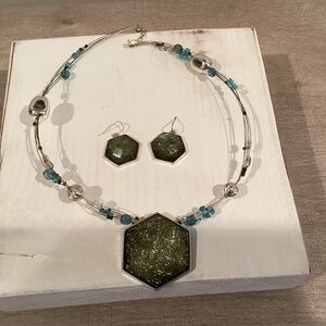 Costume Jewelry Necklace & Earring Set